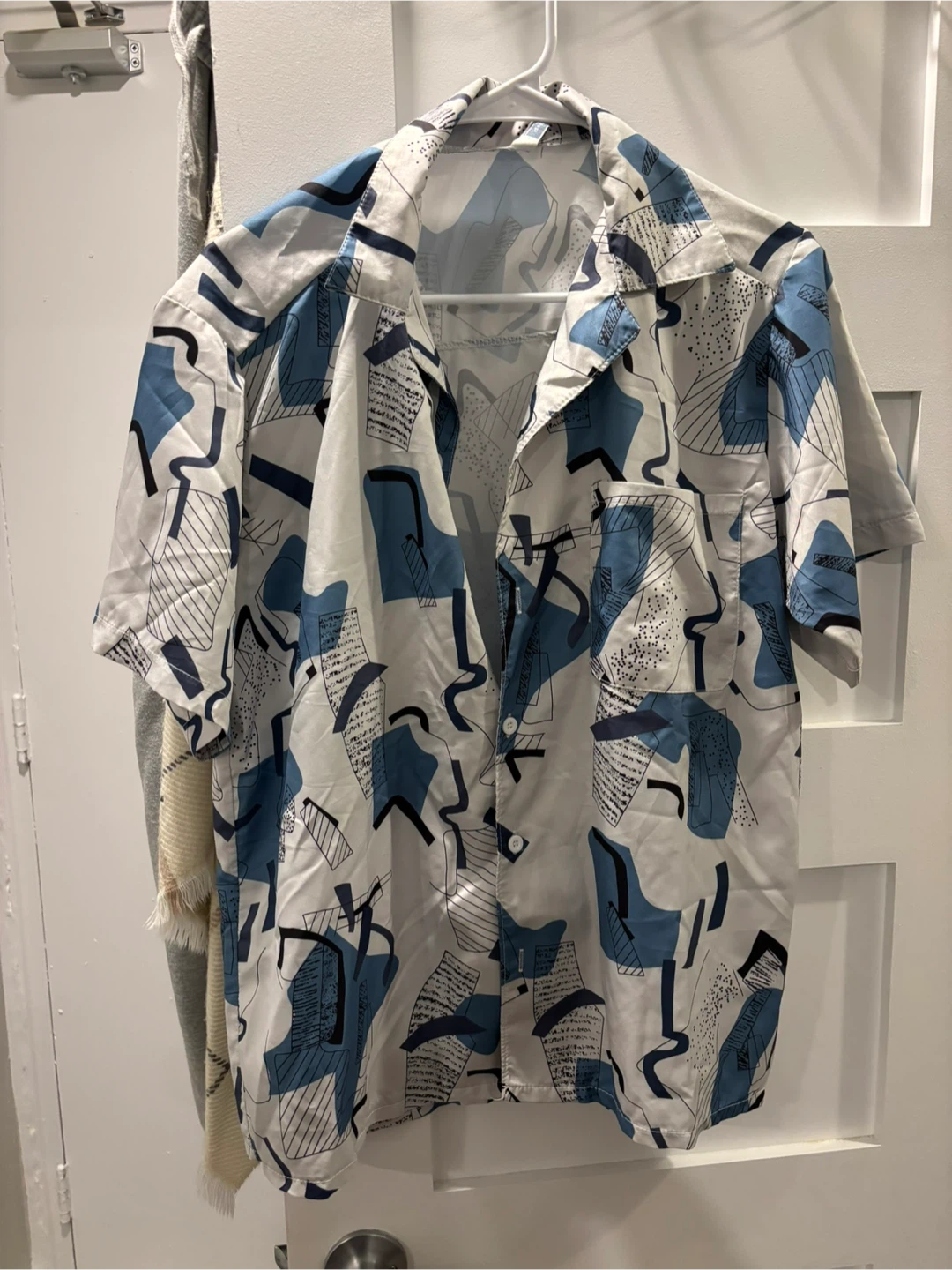 WoMen's oversized Short-Sleeve Button-Up Shirt