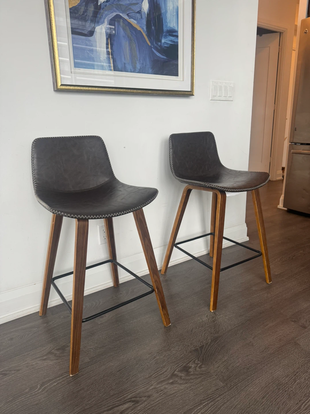 Set of 2 Dark Brown Bar Stools with Wooden Legs