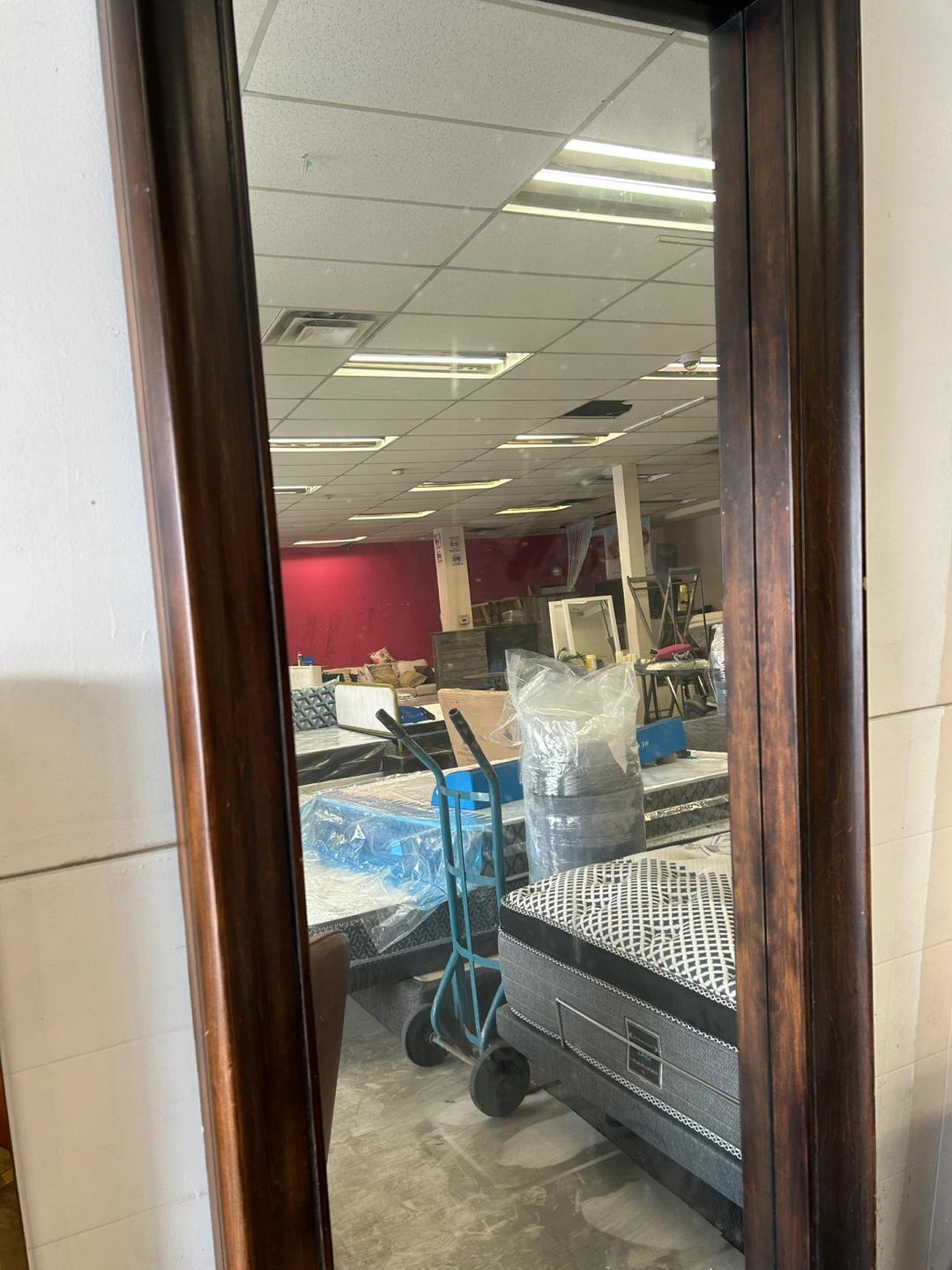Standing mirror