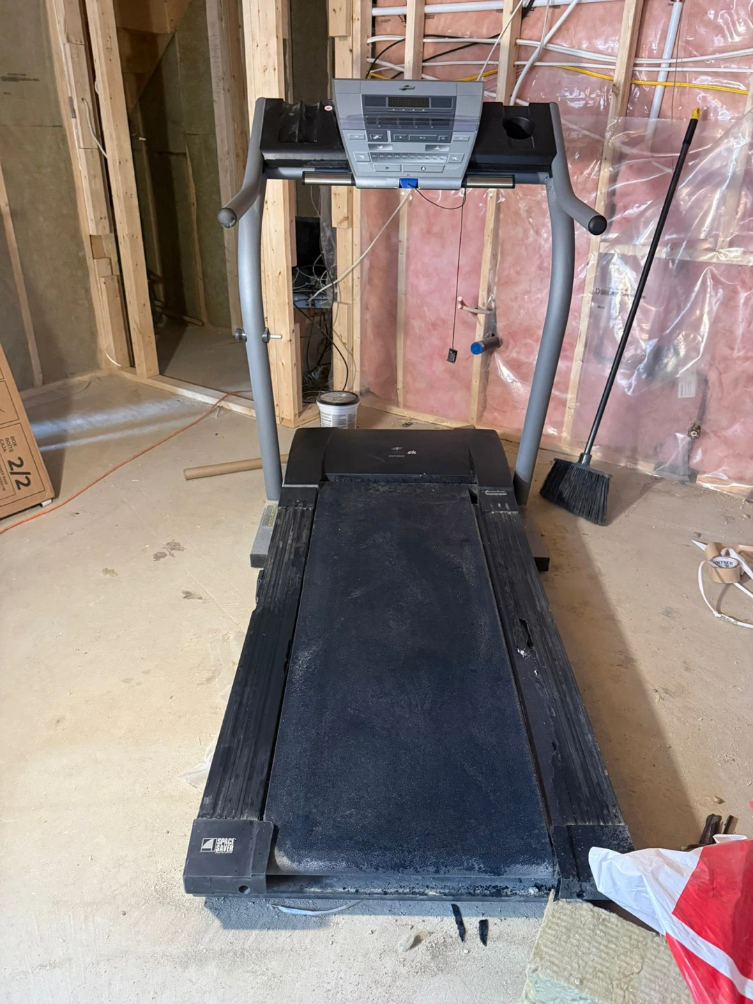 Horizon Fitness Treadmill - photo 4