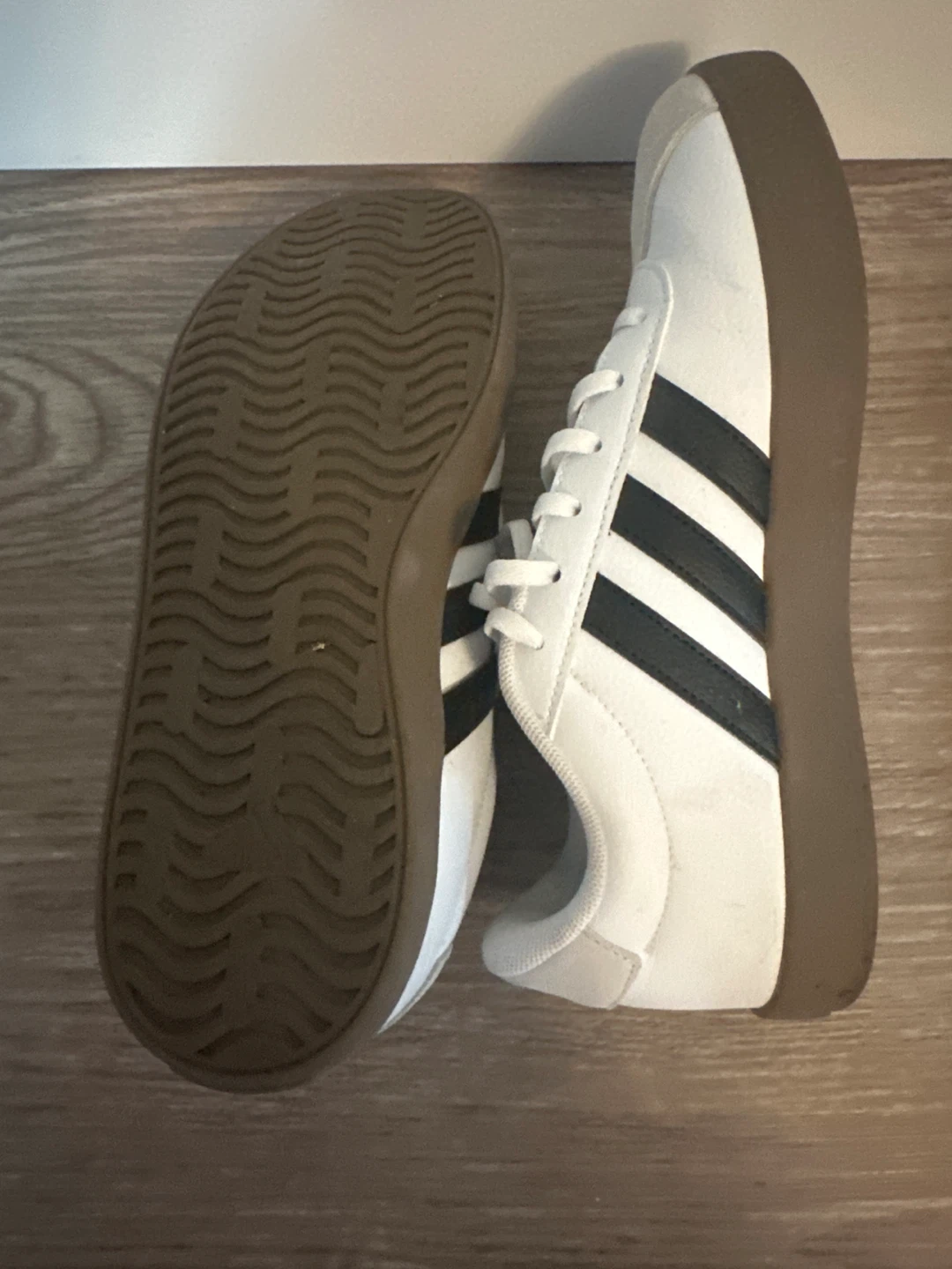 🏆Adidas White & Black Casual Sneakers🏆 - photo 3