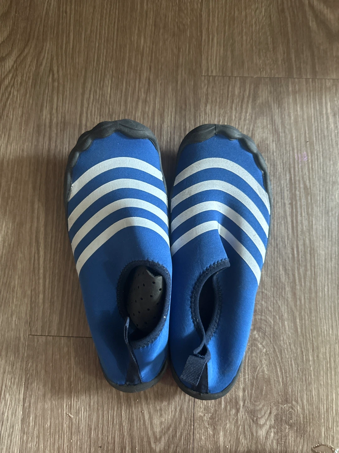 🏆Blue and White Striped Water Shoes🏆