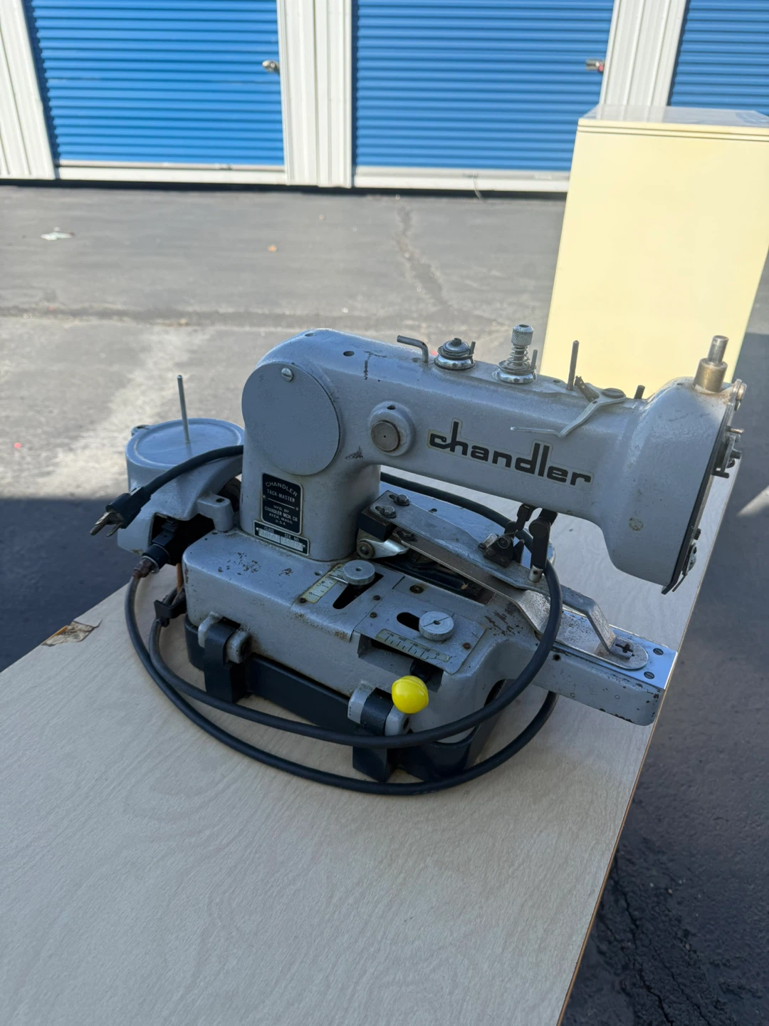 Chandler Industrial Sewing Machine - photo 3
