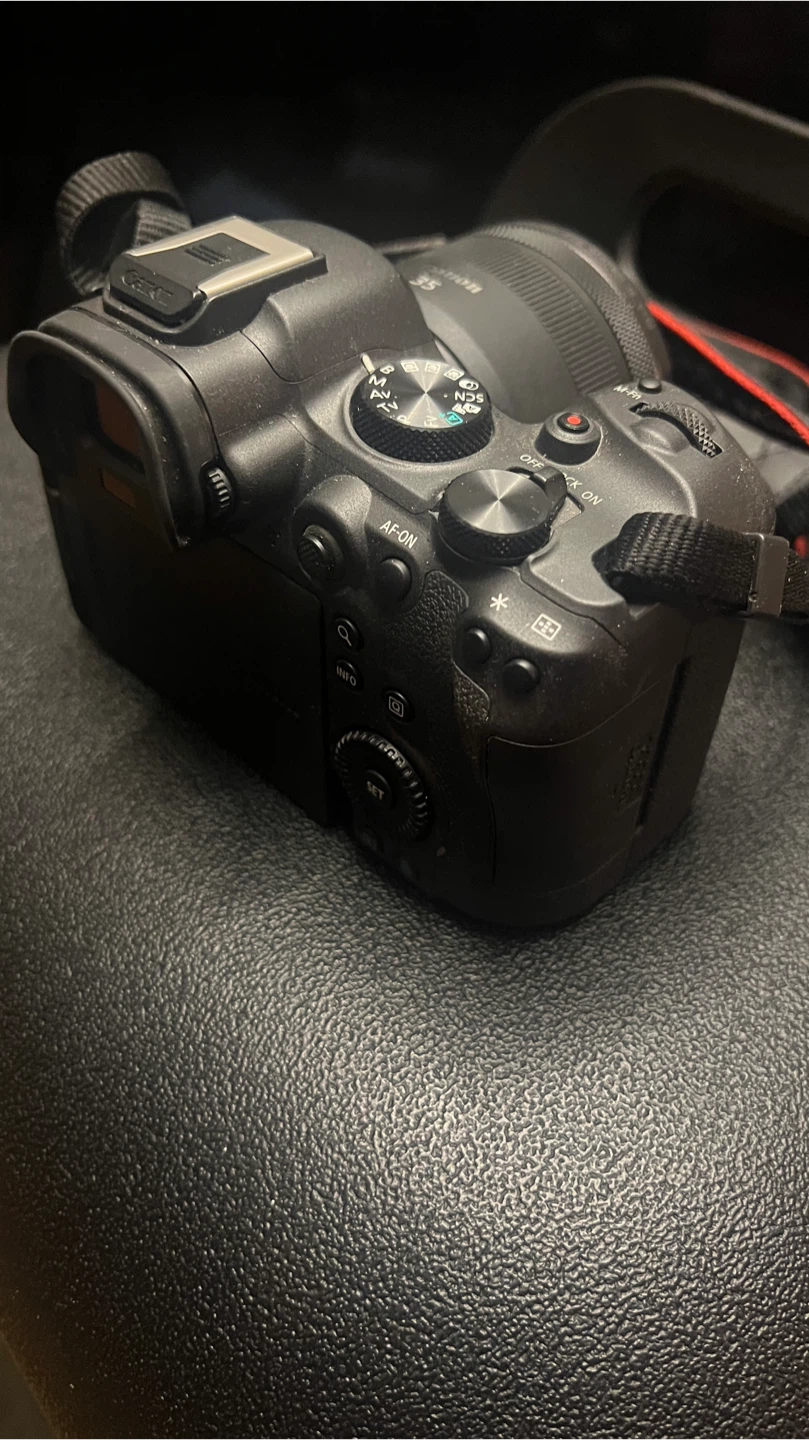 Canon EOS R6 Mark II Mirrorless Camera with 24-105mm Lens - photo 4
