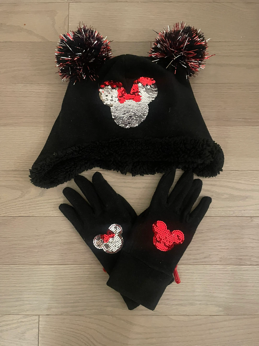 Girls Sz L Minnie Mouse Hat and Gloves Set 🏆