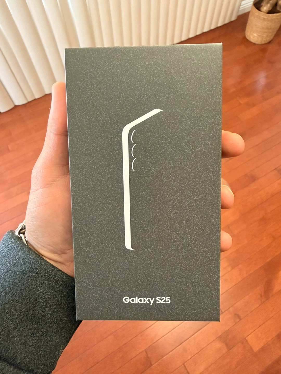 Brand new Samsung Galaxy S25 FE Smartphone