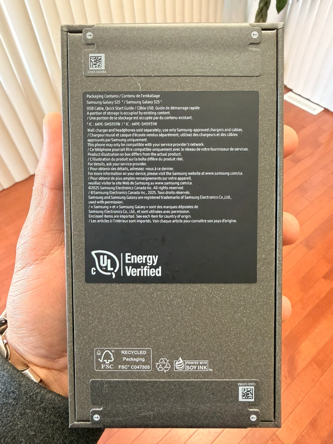 Brand new Samsung Galaxy S25 FE Smartphone - photo 3