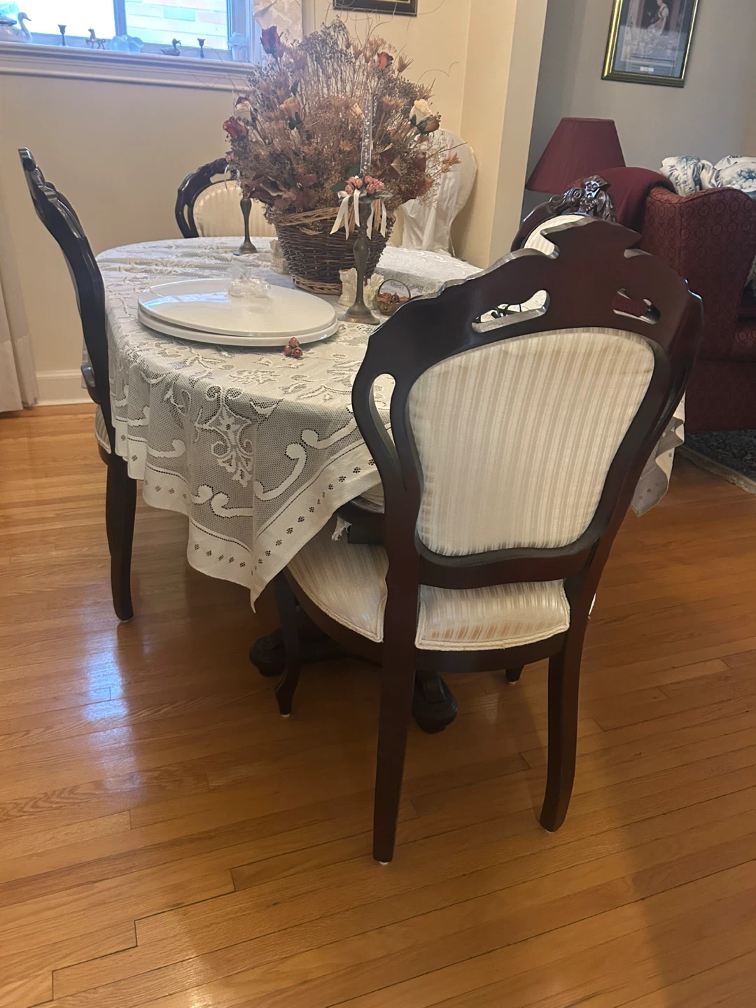 Elegant vintage Dining set 6 seats- Cream Upholstery - photo 2