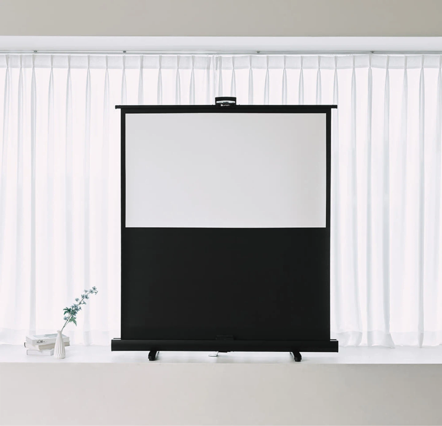 Projector Screen (74inch) - photo 3