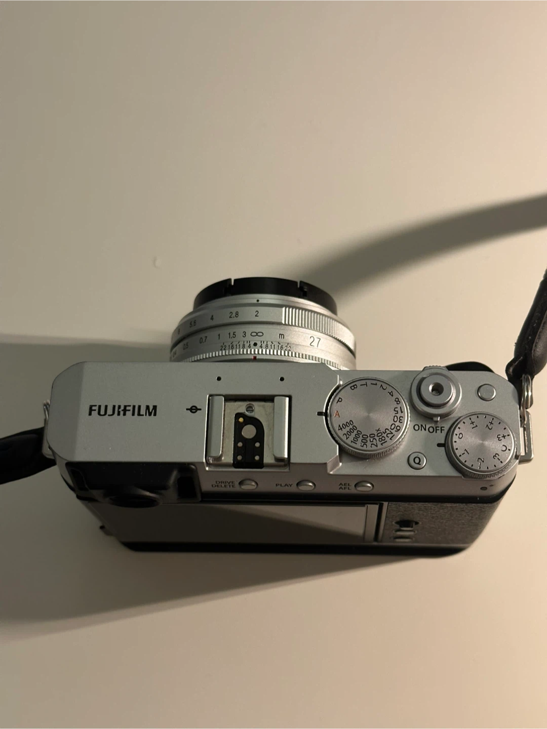 Fujifilm xe4/x-e4 (mint condition) with Voigtlander 27mm f2 - photo 3