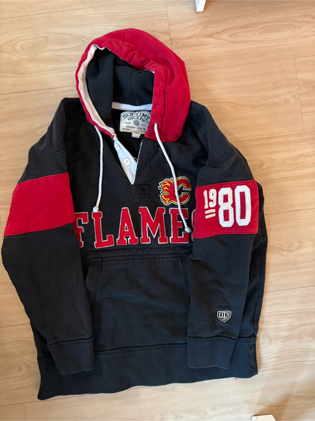 Old Time Hockey Calgary Flames "1980" Hoodie