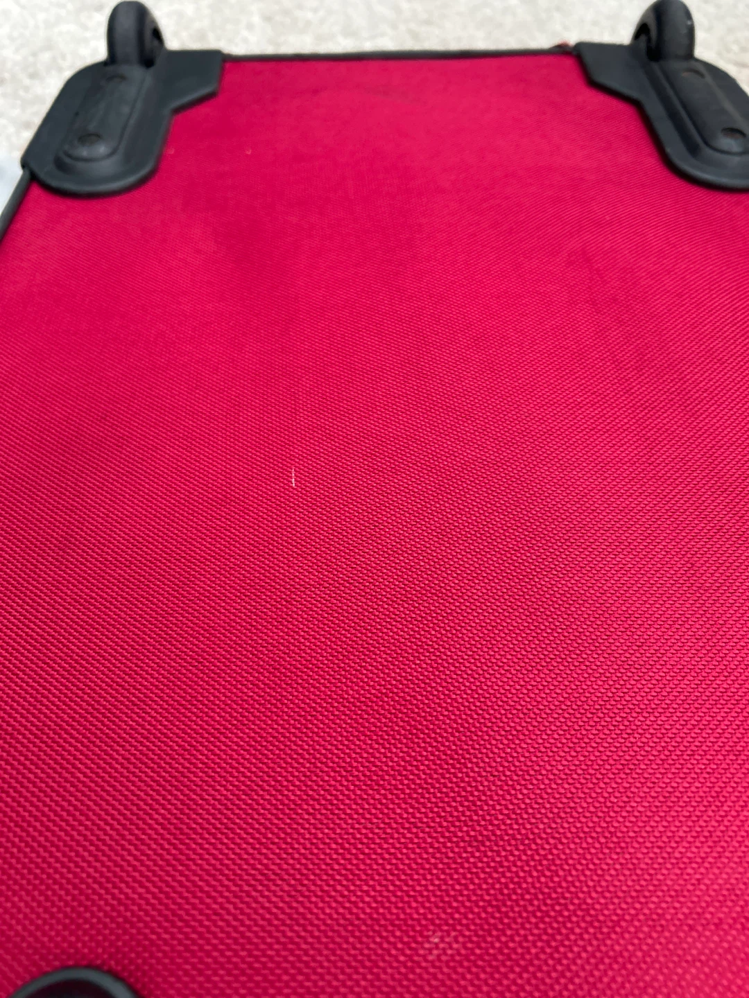 Carryon 20" American Tourister Red Luggage - photo 2