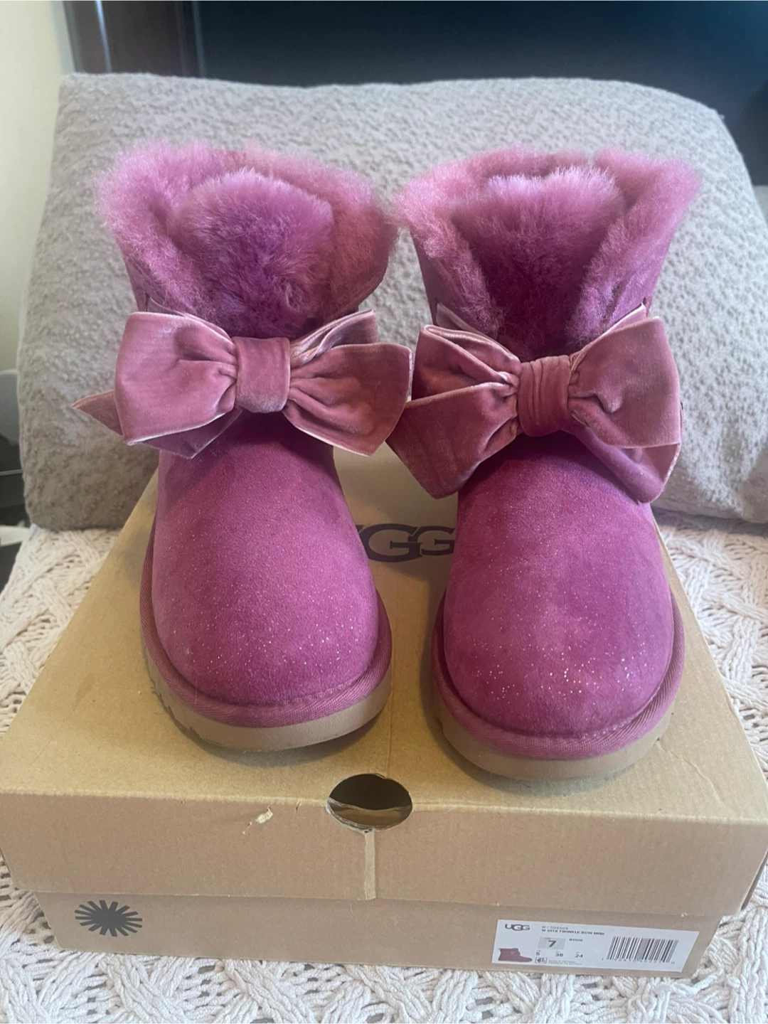UGG  Bailey Bow II Sparkle Boots - Pink - Size 7
