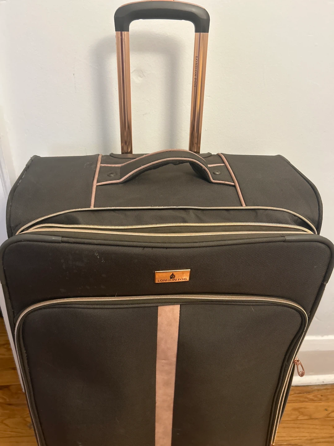 London Fog Black Rolling Suitcase with Rose Gold Accents - photo 4