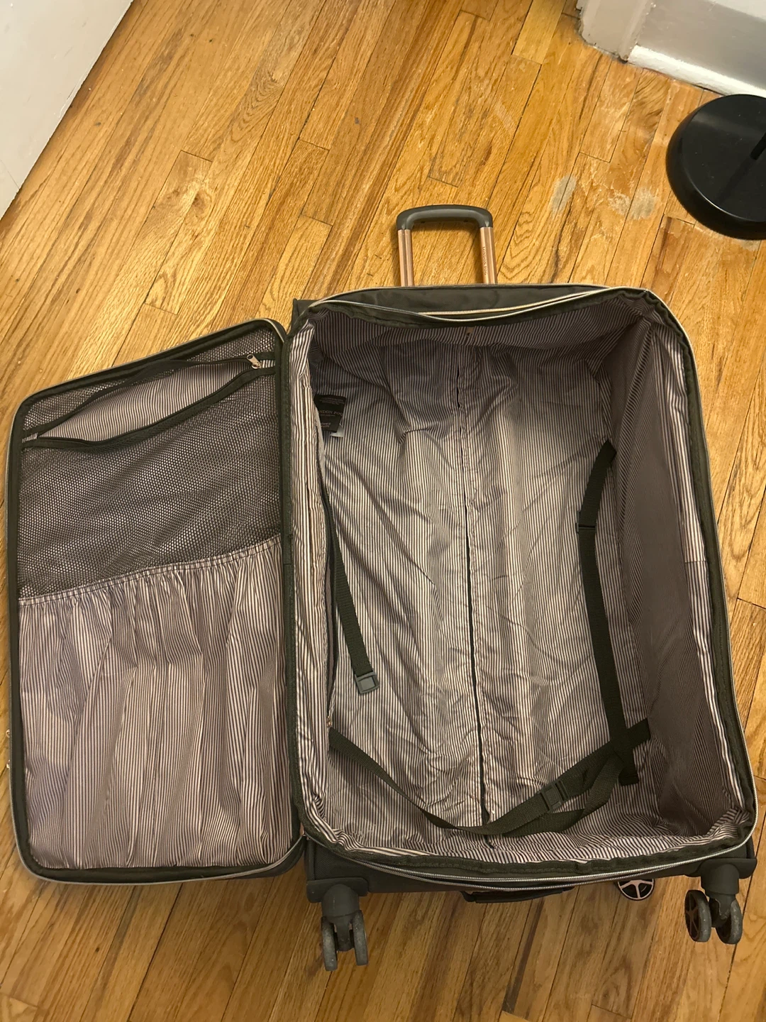 London Fog Black Rolling Suitcase with Rose Gold Accents - photo 2