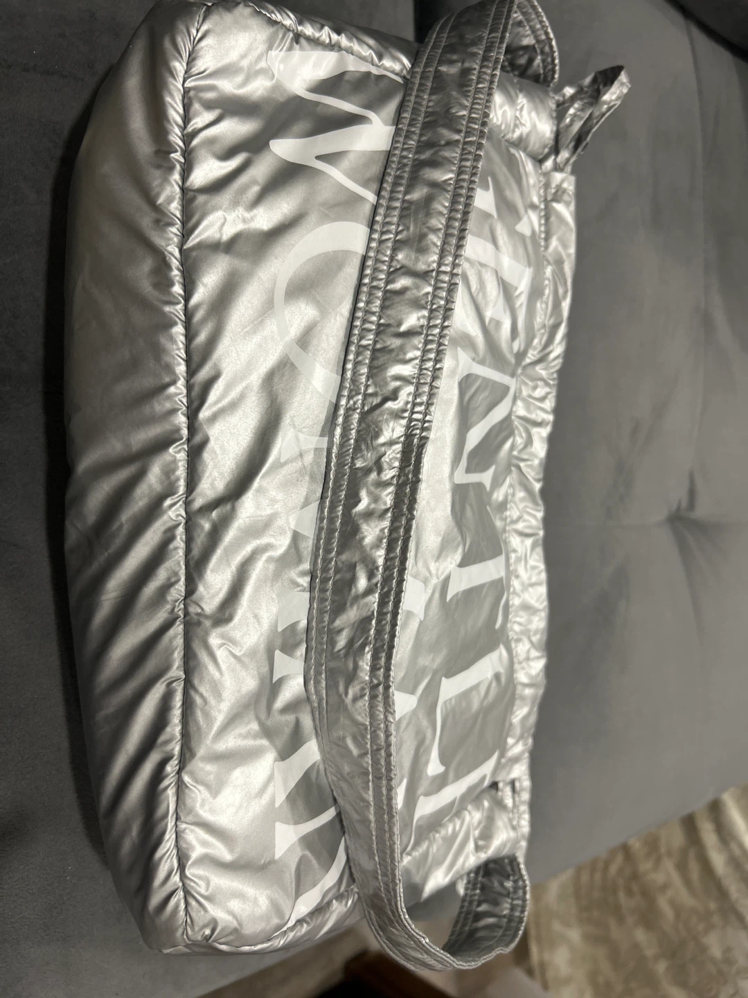 GENTLE WOMAN Silver Puffer Drawstring Bag - photo 3