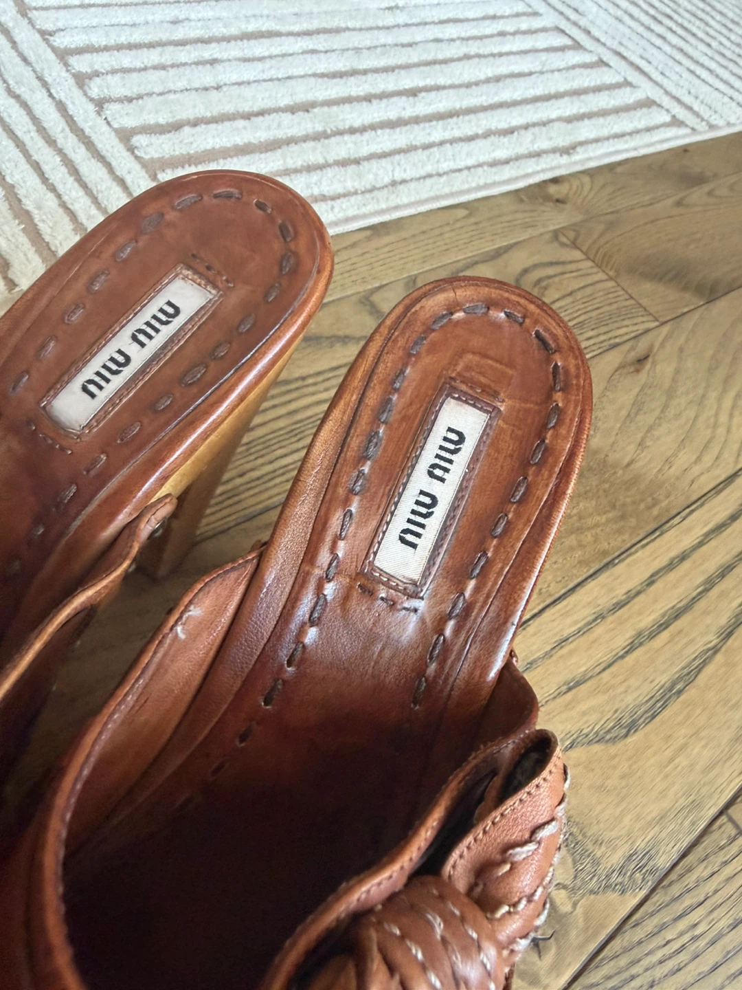 Miu Miu Vintage Brown Leather Bow Platform Clogs - photo 3