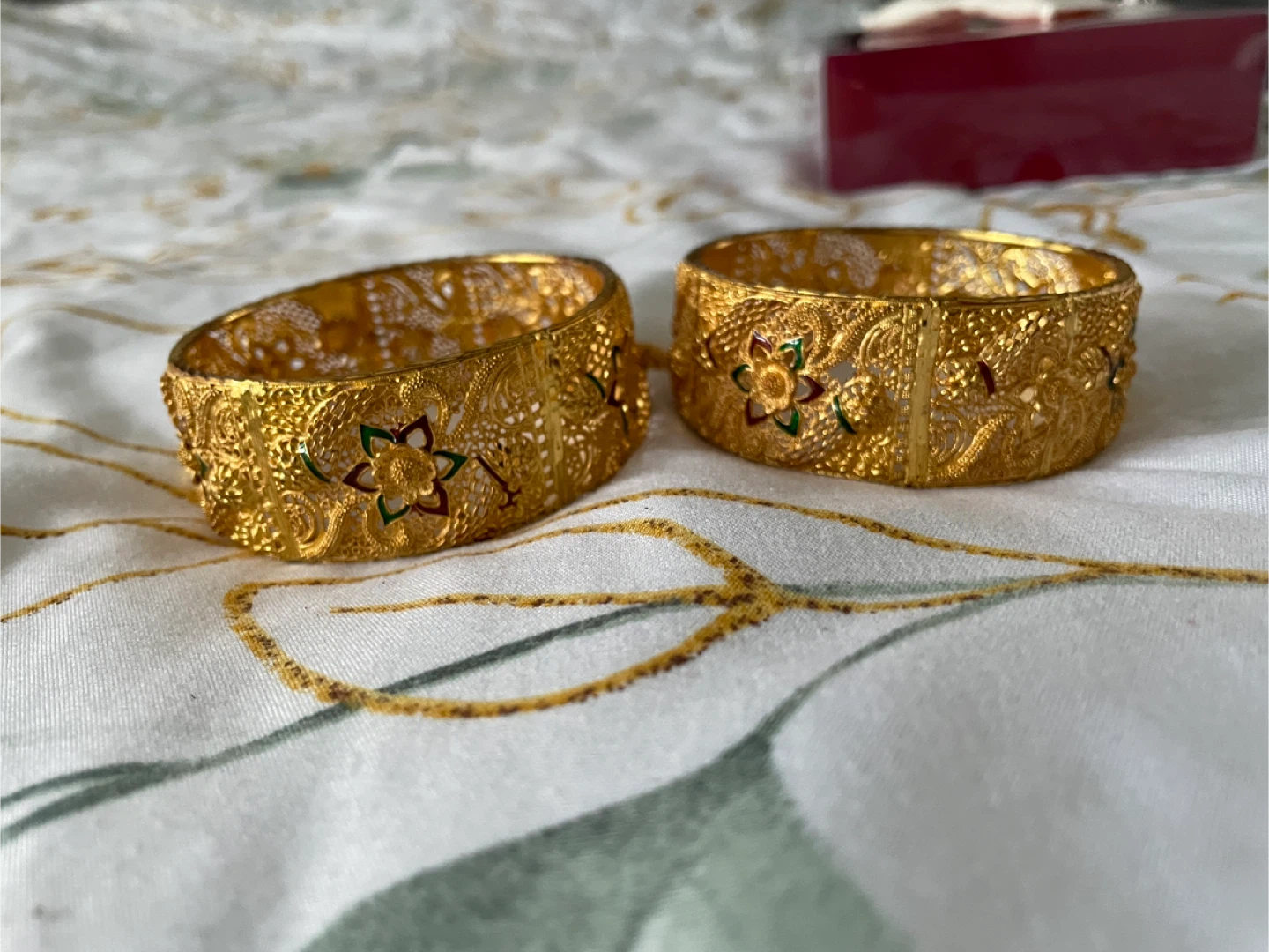 Set of 2 Gold Tone Bangle Bracelets - photo 2