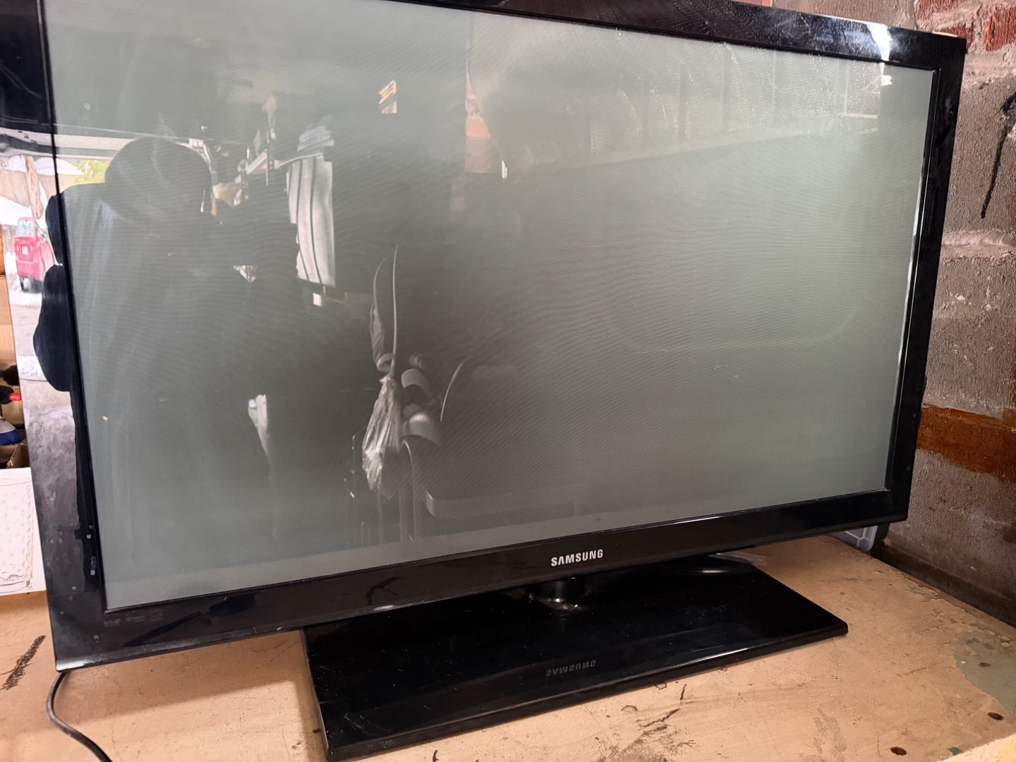 Samsung Plasma TV PN42C430A1D - photo 2