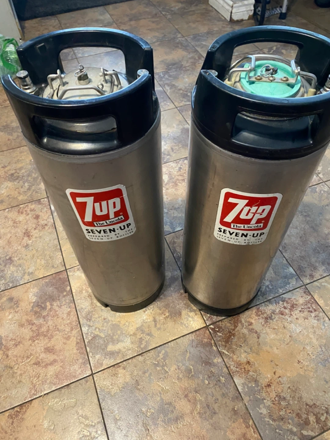 2 x 7UP Kegs