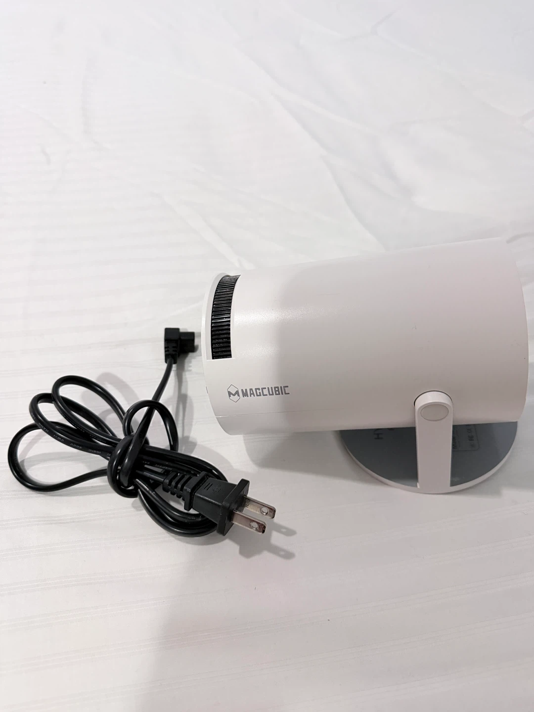 MAGCUBIC Portable Projector - photo 4
