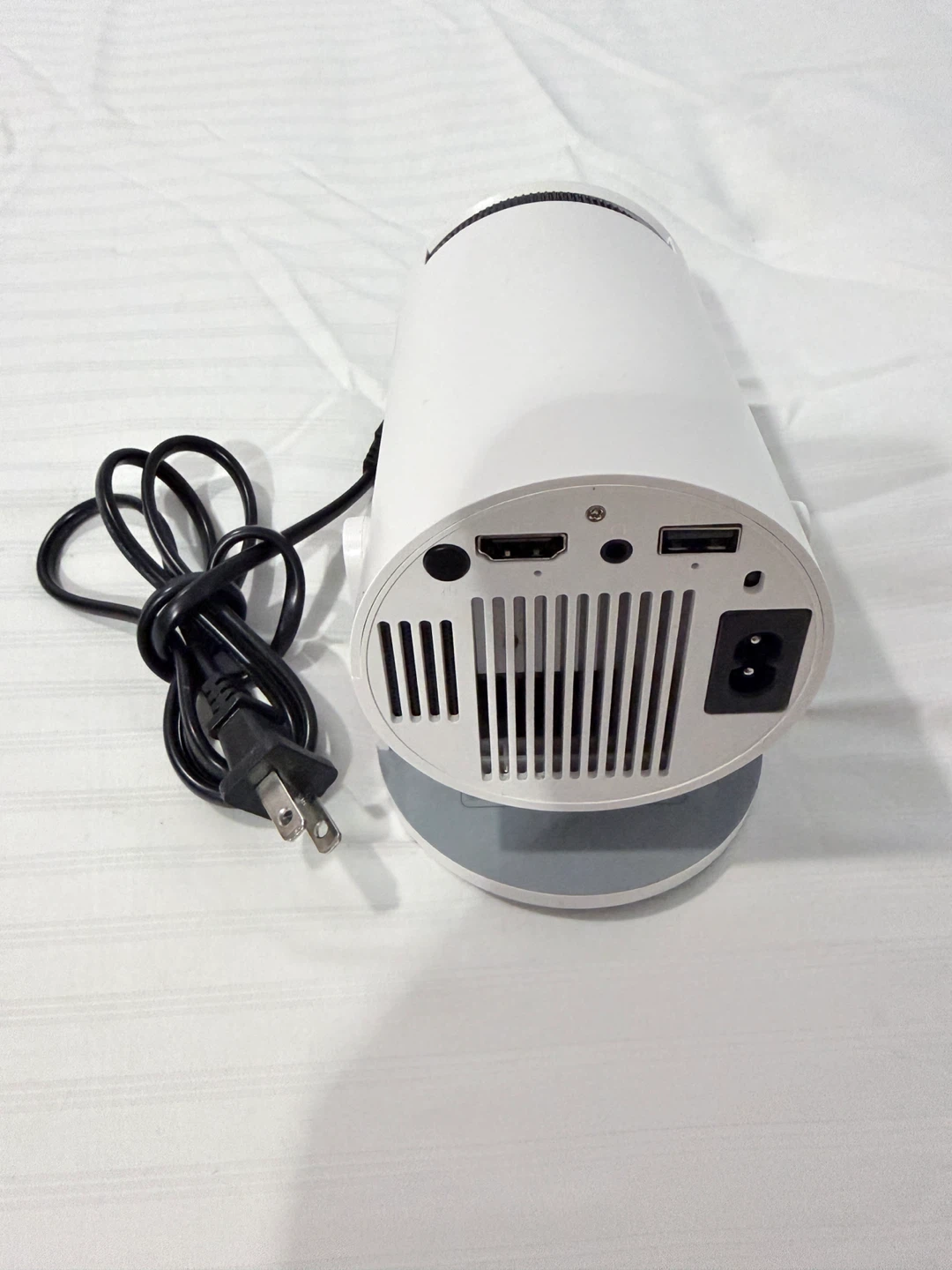 MAGCUBIC Portable Projector - photo 3