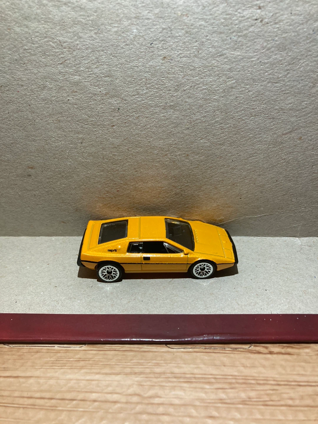 Hot Wheels Loose / Lotus Esprit S1 / Yellow - photo 3