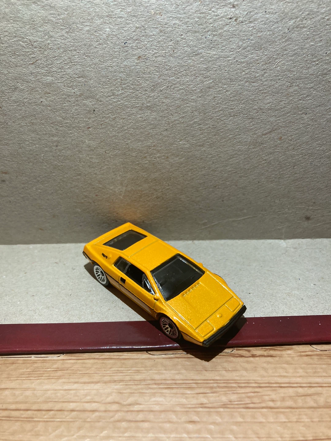 Hot Wheels Loose / Lotus Esprit S1 / Yellow