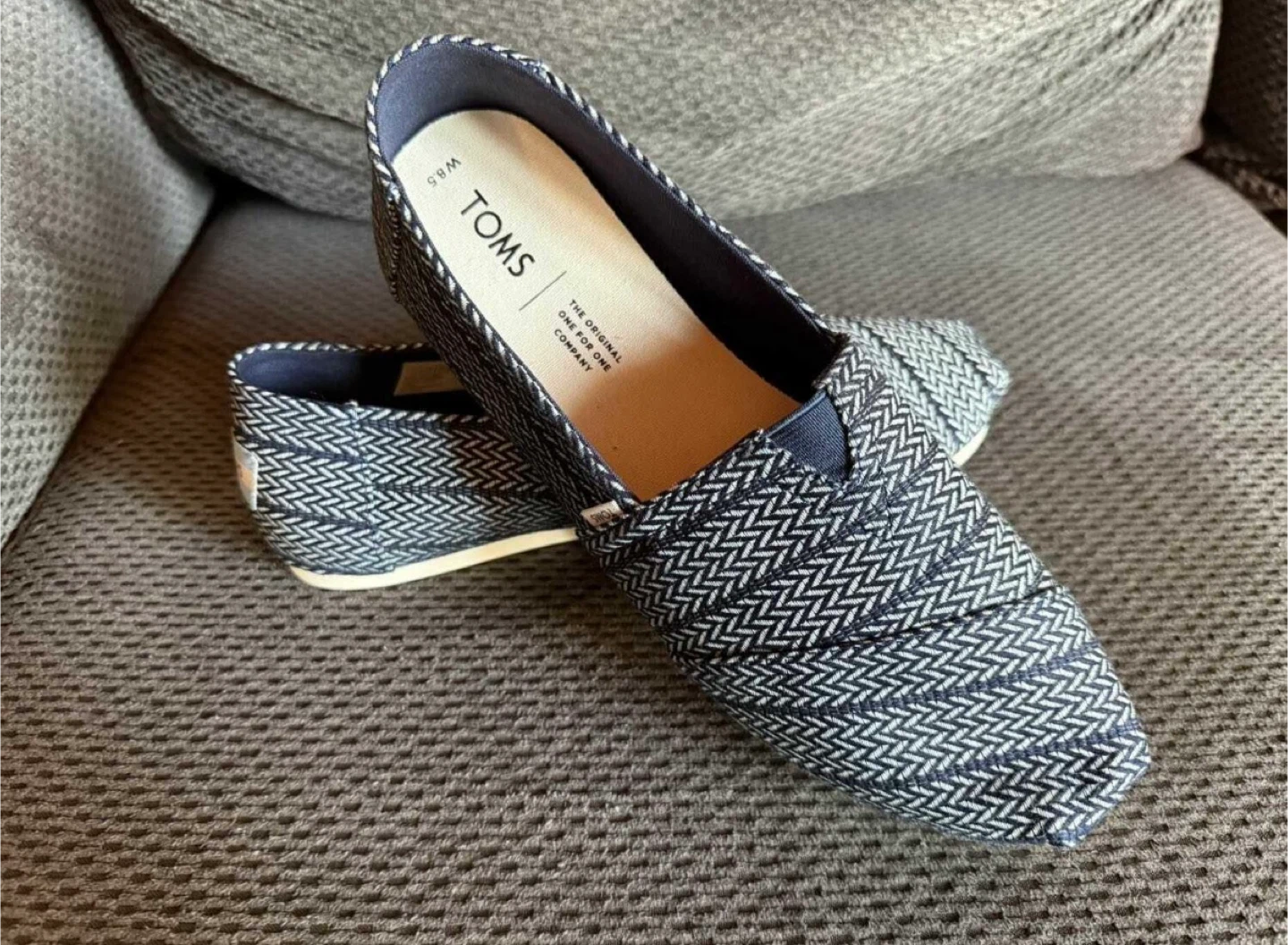 New TOMS Women's Espadrille Shoes - Size 8.5