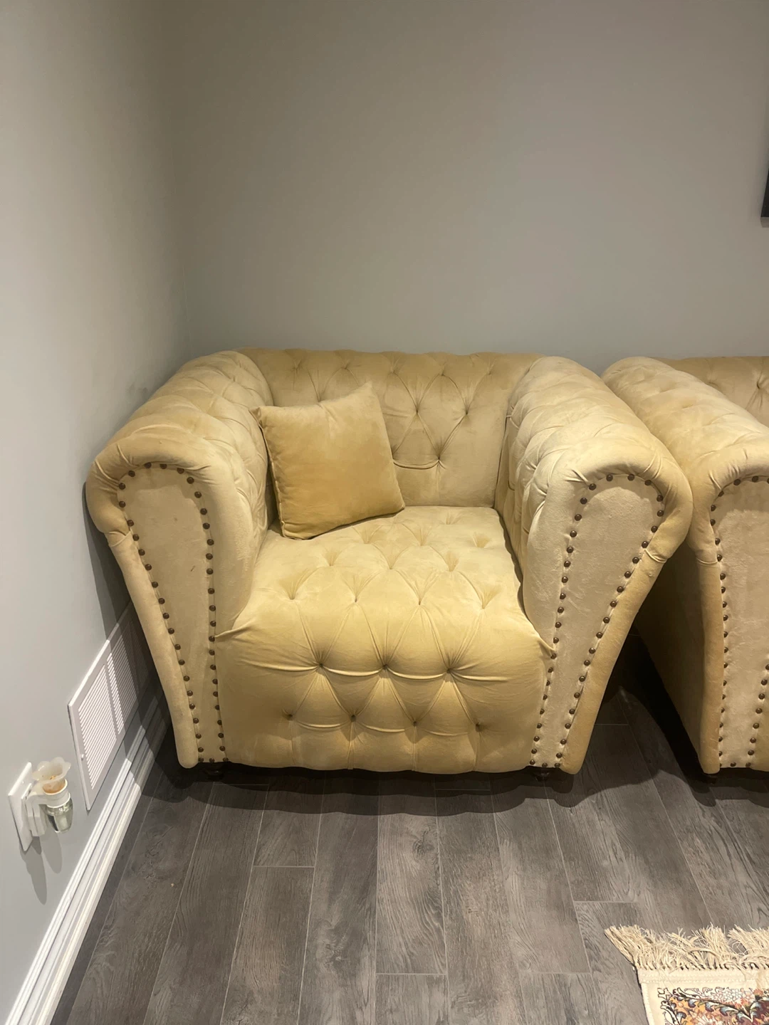 Yellow Velvet Chesterfield Sofa - photo 4