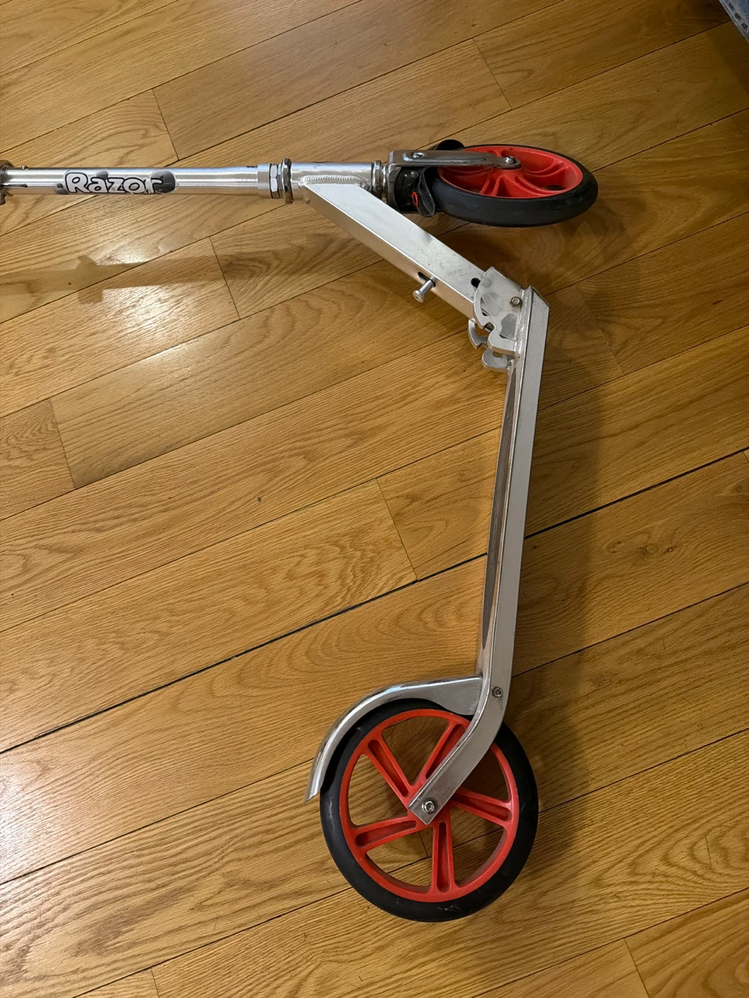 Razor Scooter Silver and Red - photo 3