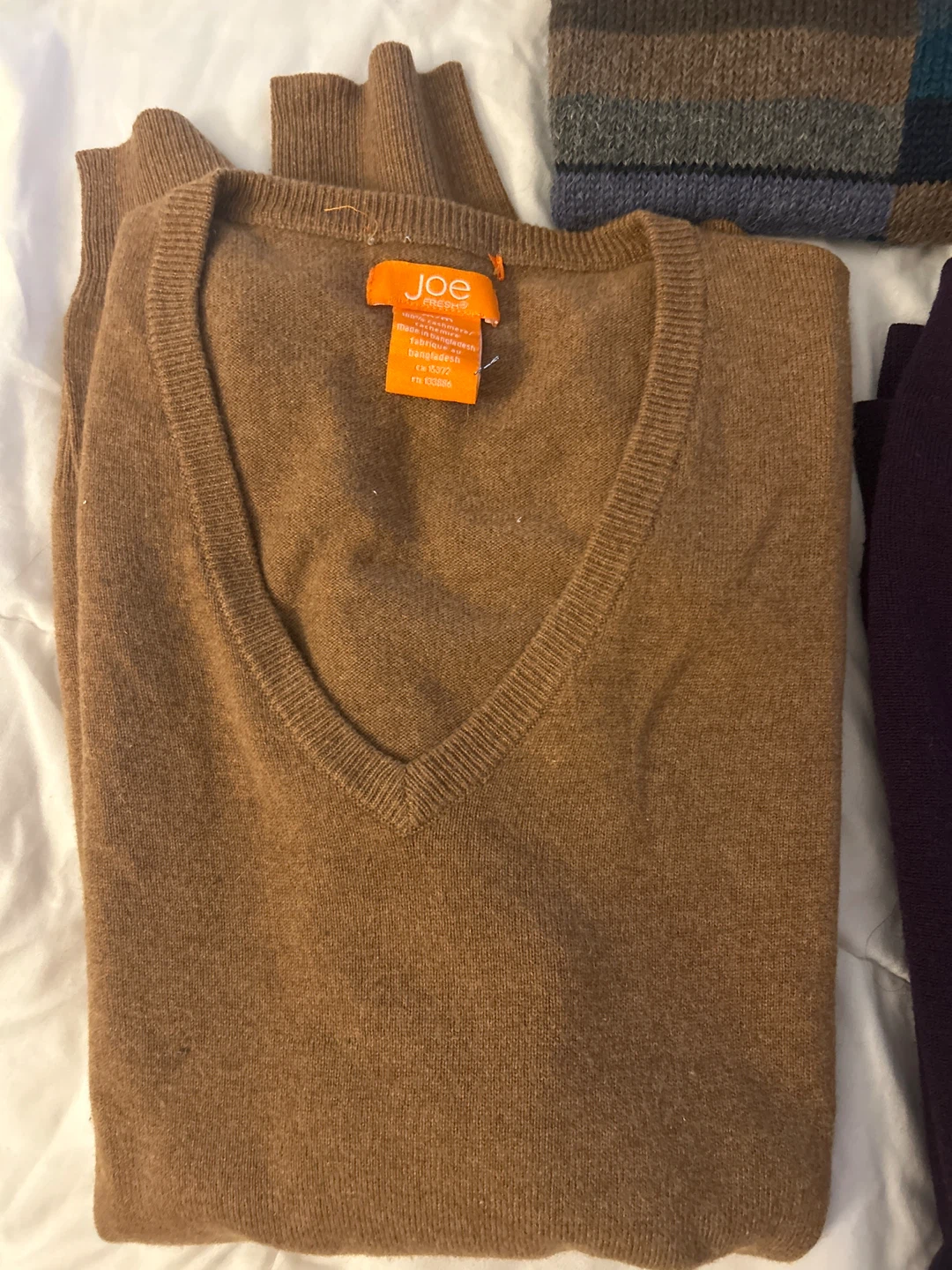 3 V-Neck Sweaters: ‘Joe Fresh’, ‘Distinction’, & Alpaca Blend - photo 2