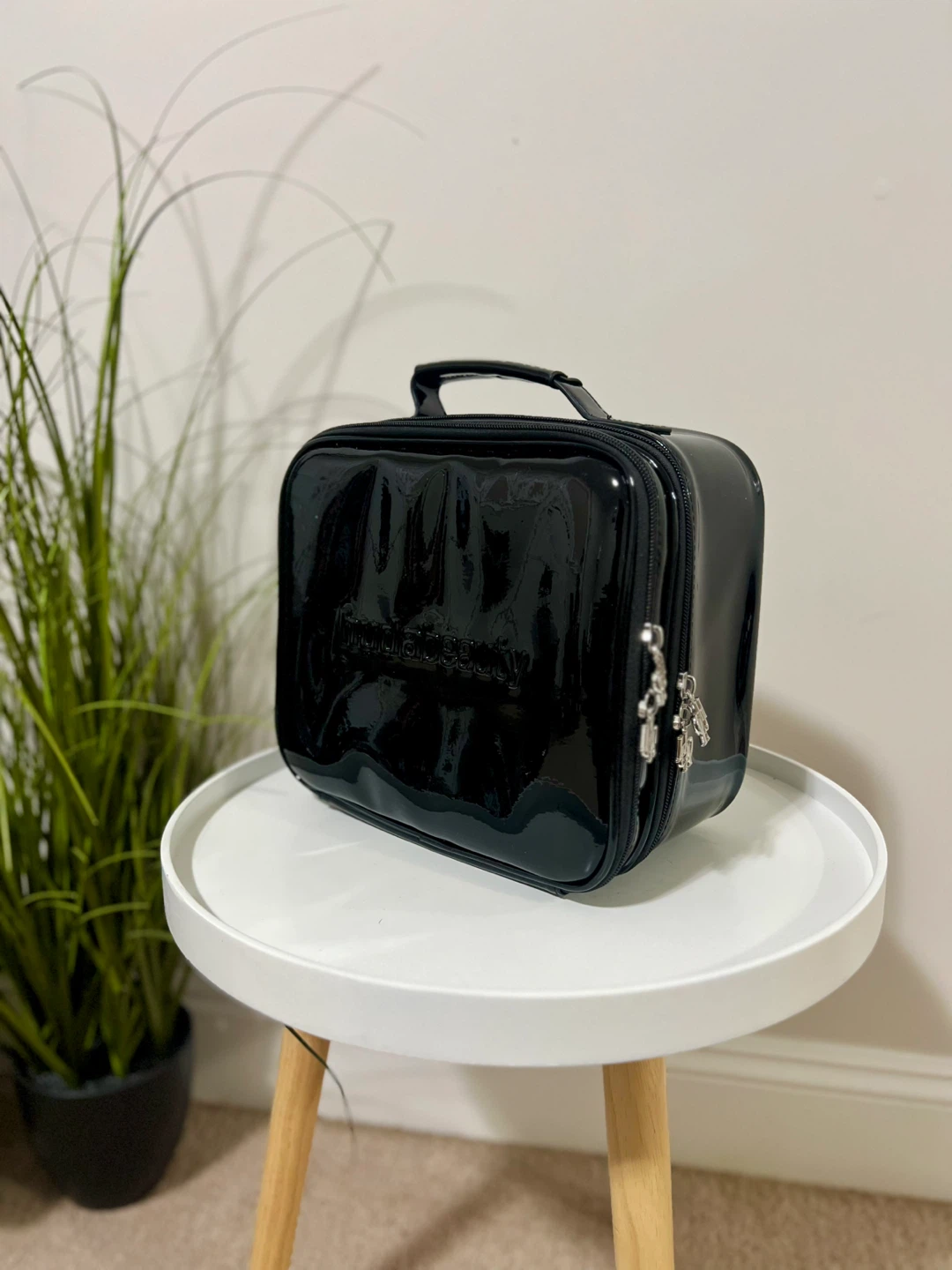 Huda Beauty Large Makeup Bag – Black