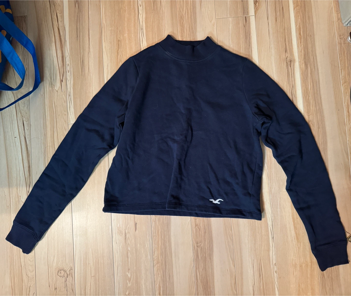 Hollister Navy Sweatshirt🏆