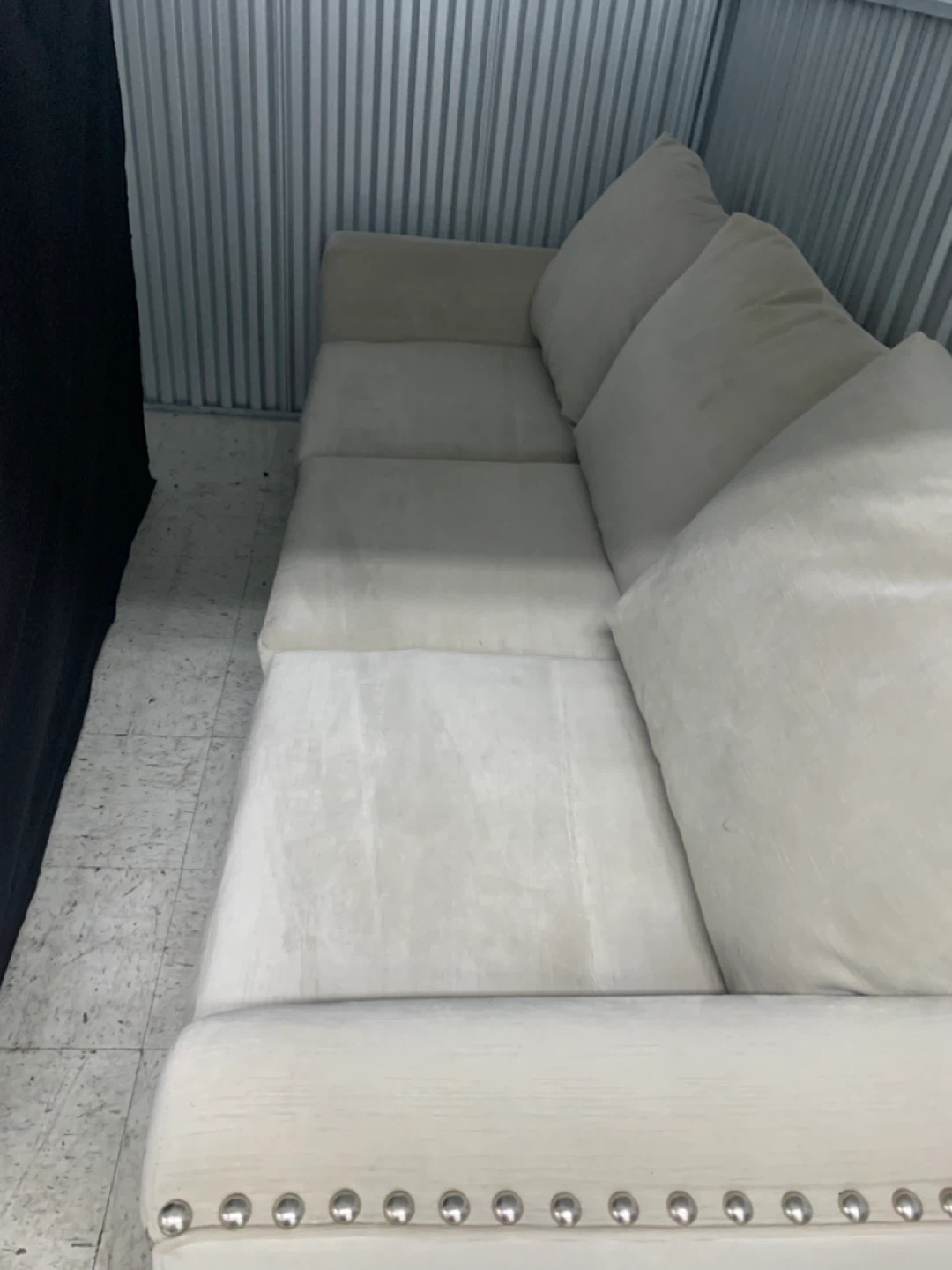 Cream Upholstered Sectional Sofa with Nailhead Trim - photo 2