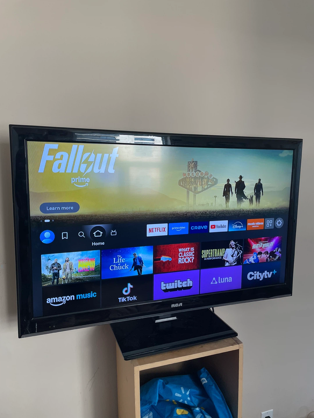 RCA 40 inch TV - photo 2