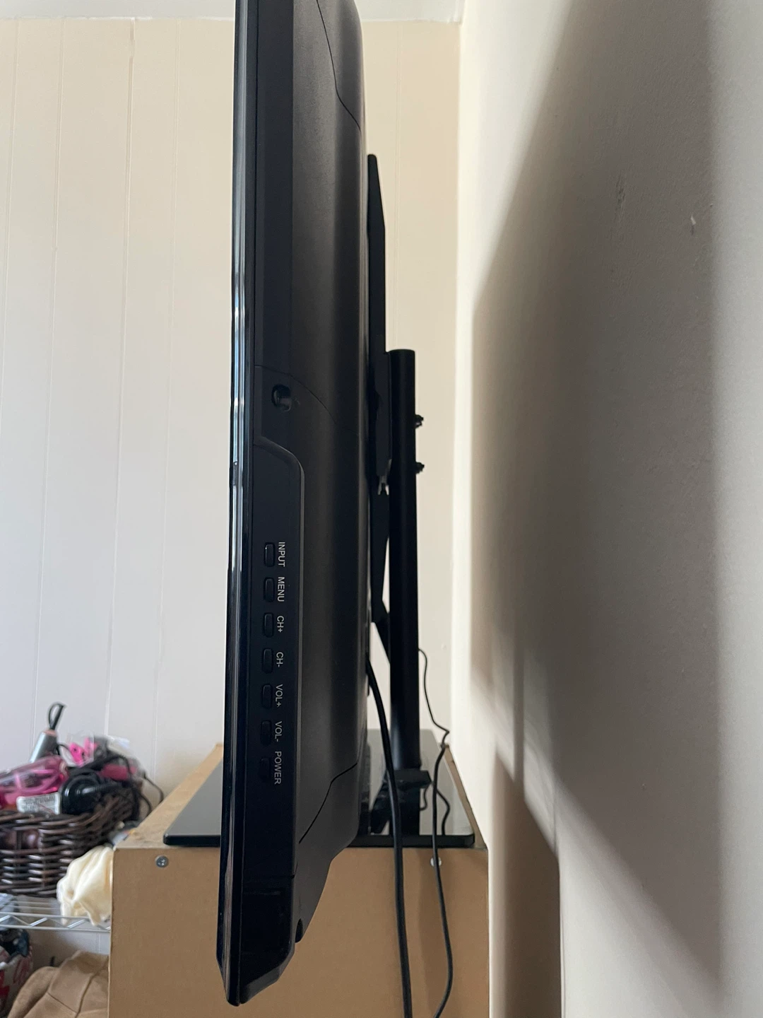 RCA 40 inch TV - photo 3