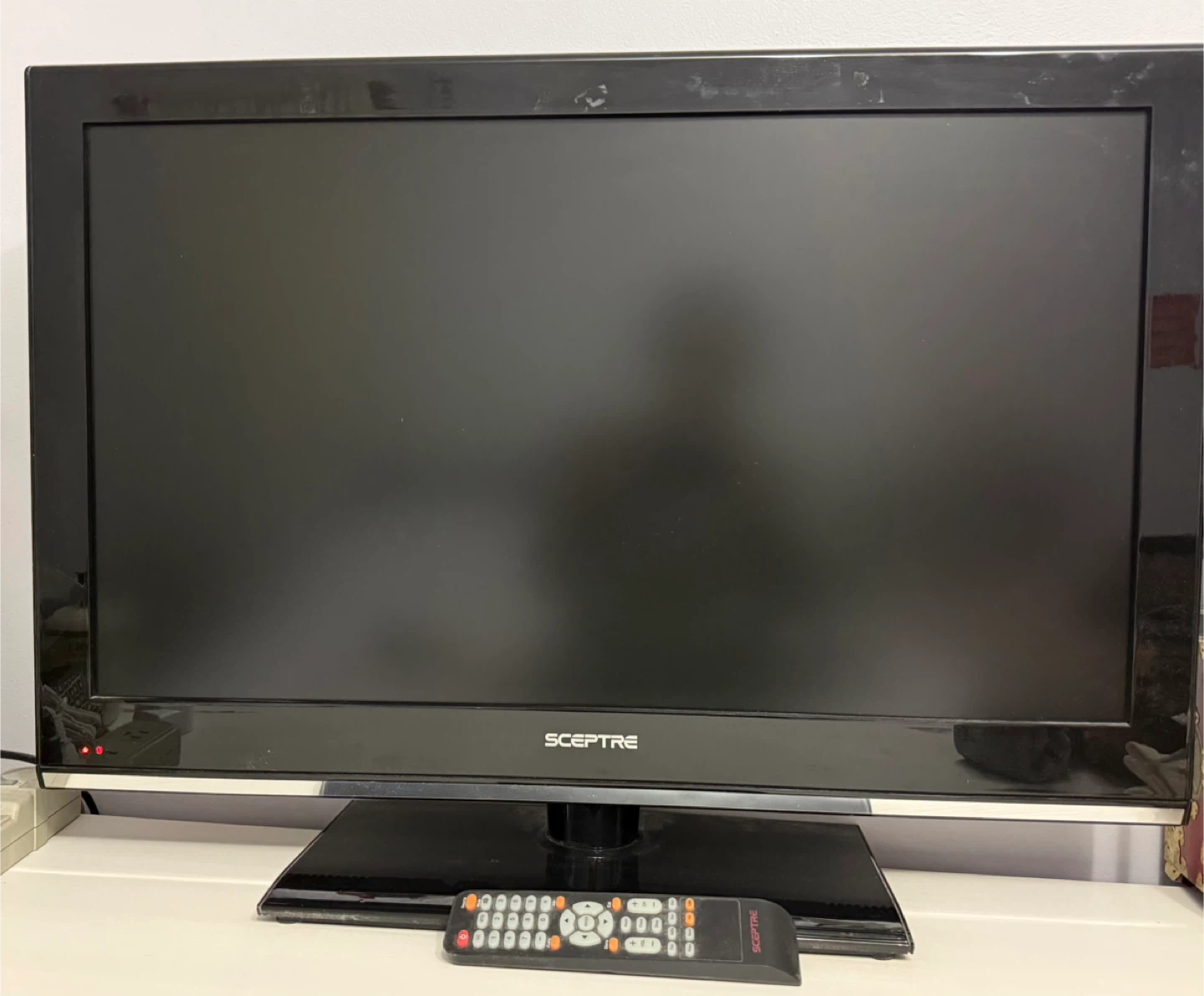 Sceptre 32" HD TV - photo 2