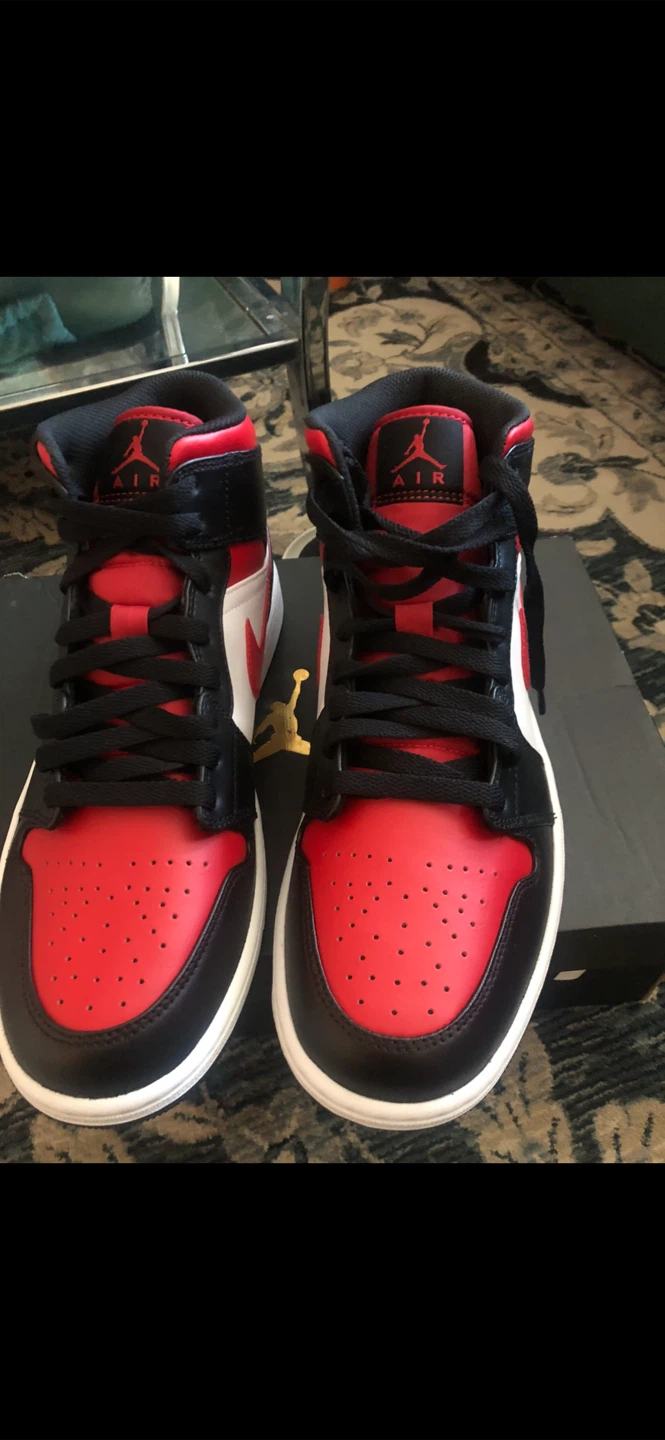 Air Jordan 1 Mid SE