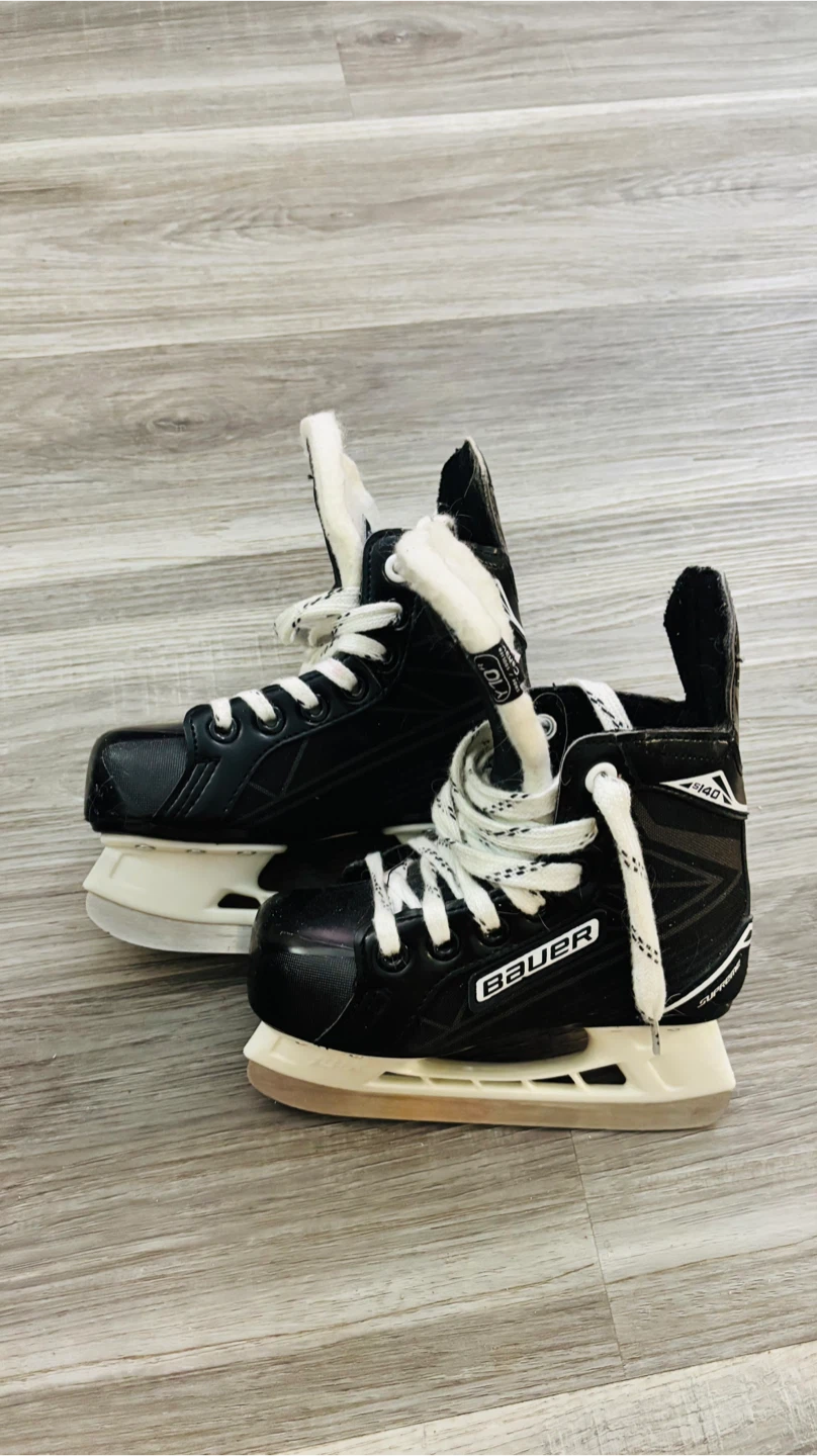 Y10R - Bauer Supreme Ice Hockey Skates