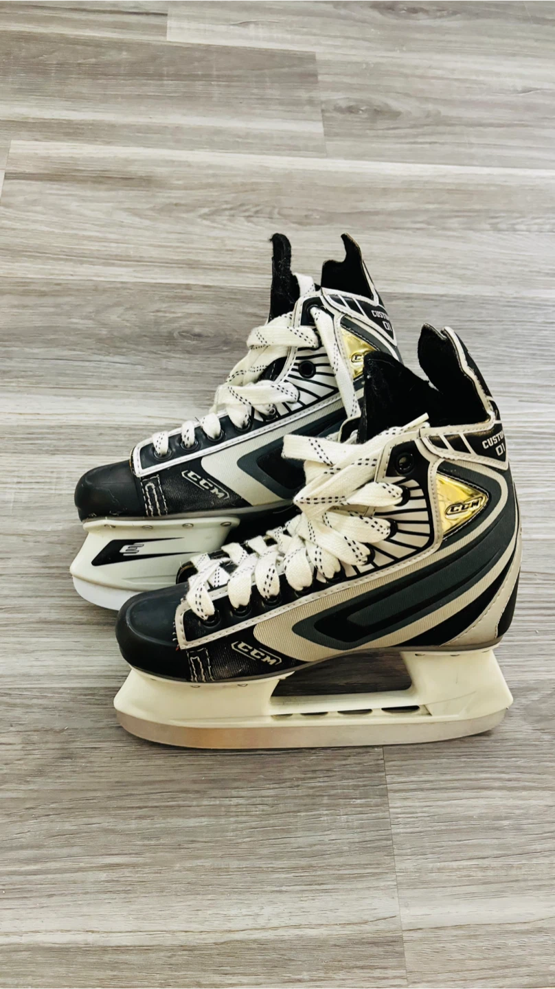 Size 4 - CCM Custom 01 Hockey Skates