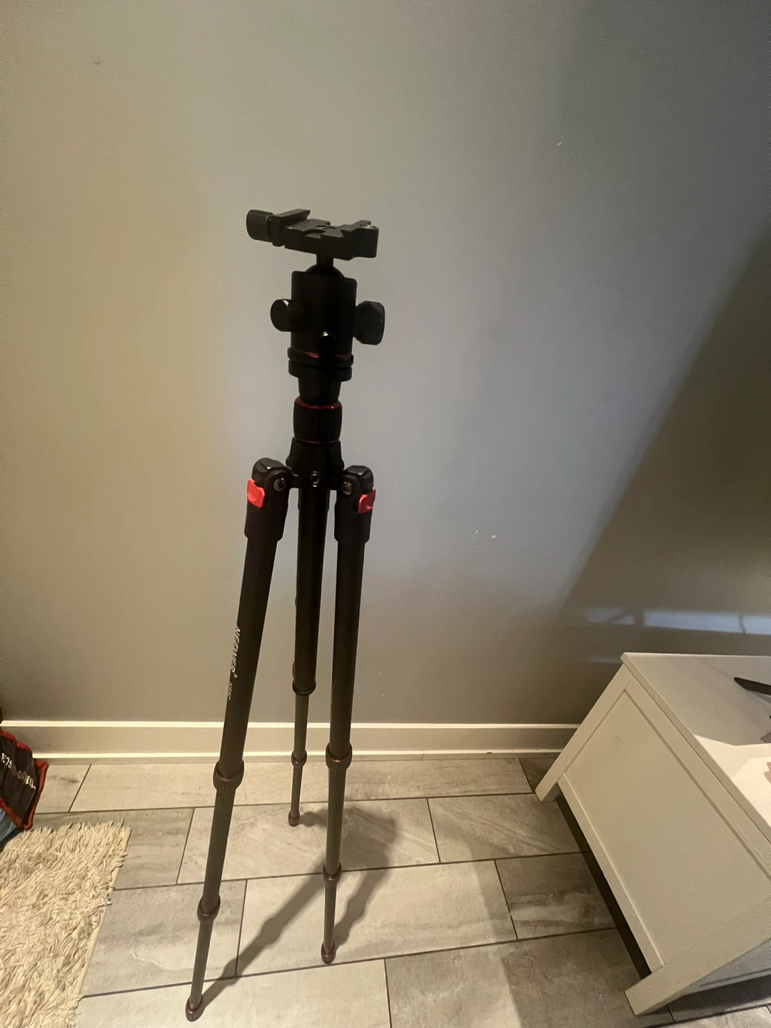 NEWEER Carbon Fiber Camera Tripod 68"/172cm - photo 3