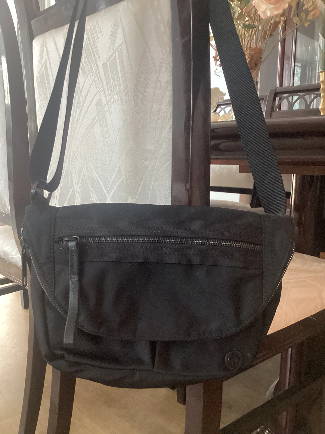 🏆  Lululemon Water Resistant Nylon Purse