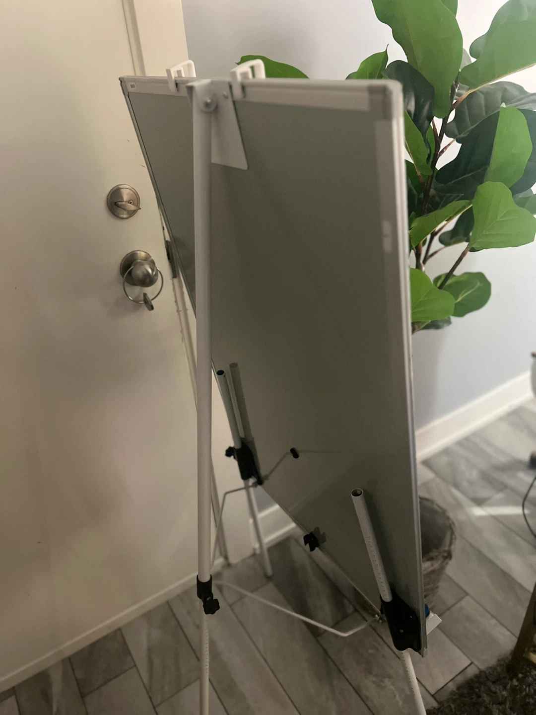 🧠 Easel Whiteboard — Barely Used - photo 3