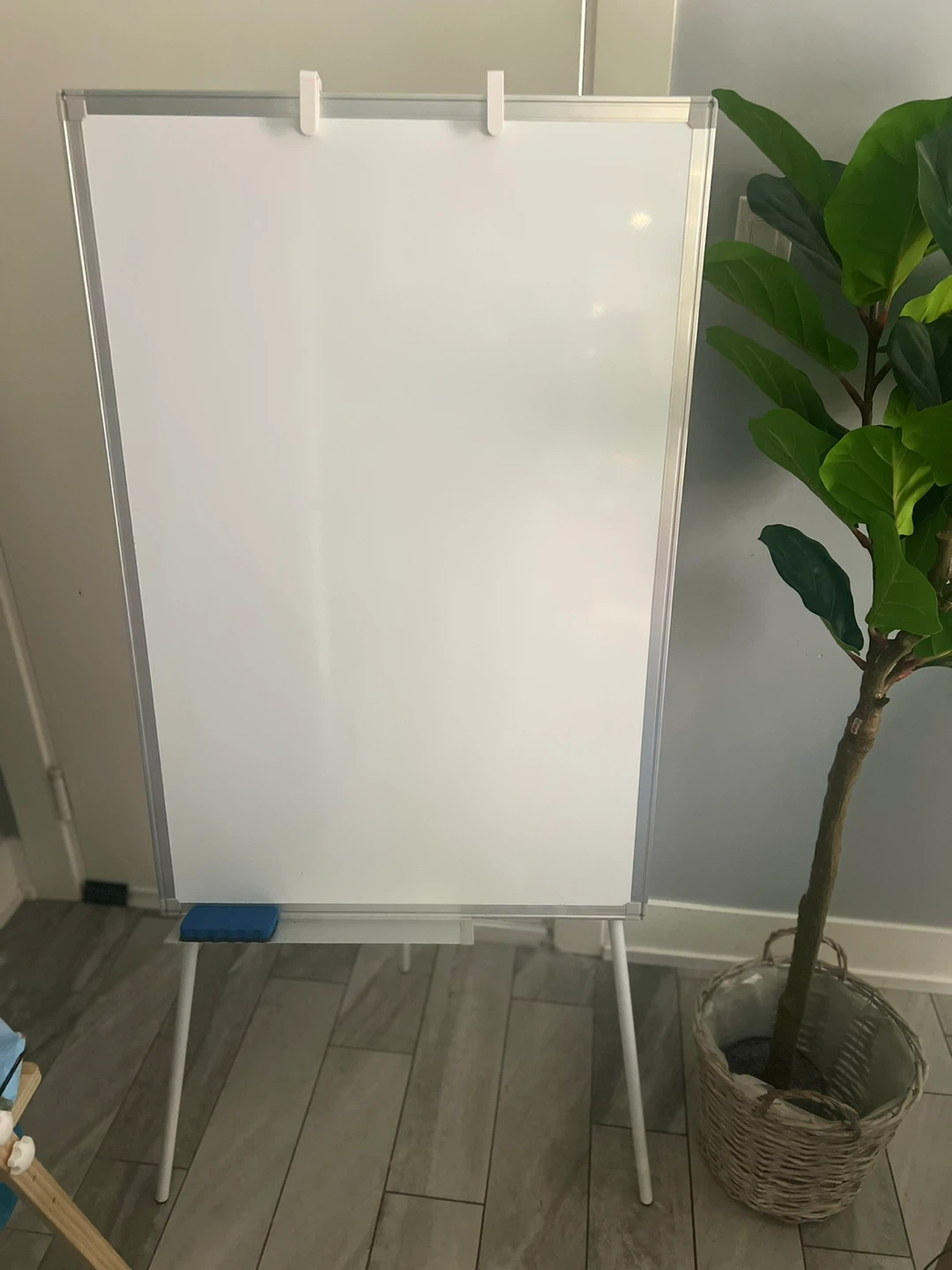 🧠 Easel Whiteboard — Barely Used - photo 2