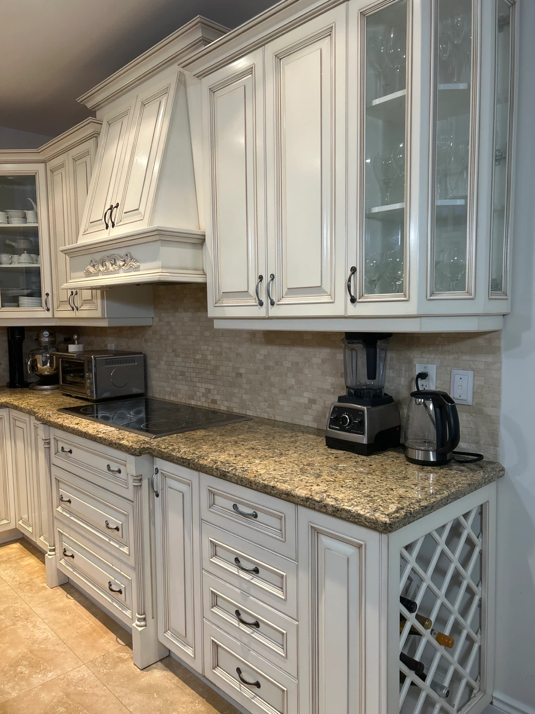 Kitchen cabinets w/ appliances - photo 4