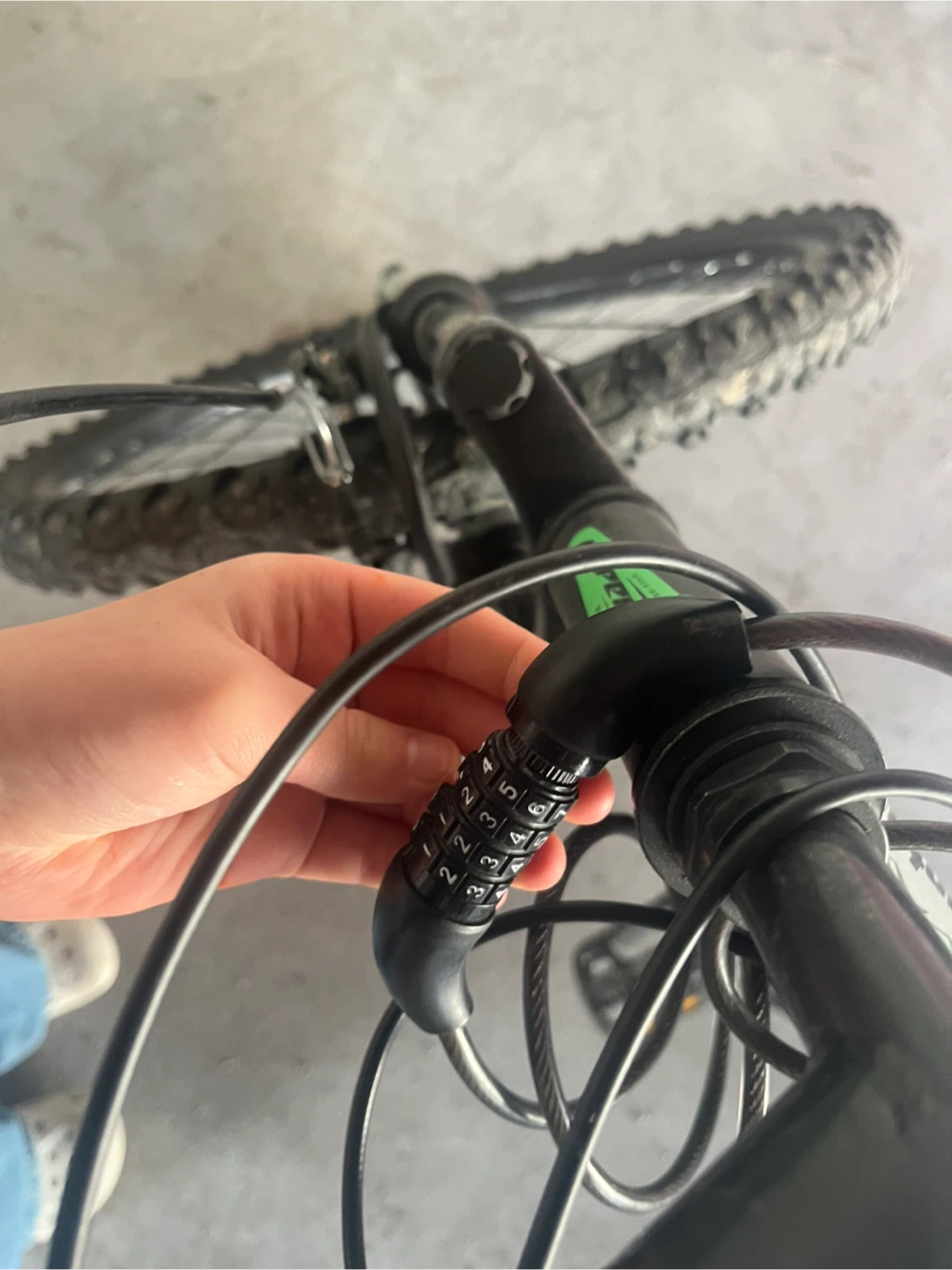 24 inch mountain bike FREE PUMP AND LOCK - photo 2
