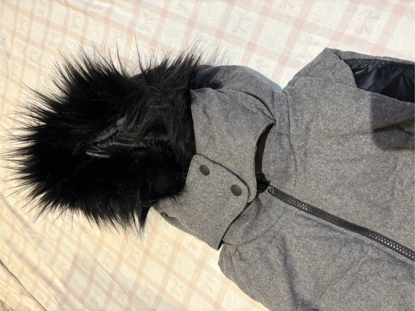 GAP Puffer Vest with Faux Fur Hood - photo 4