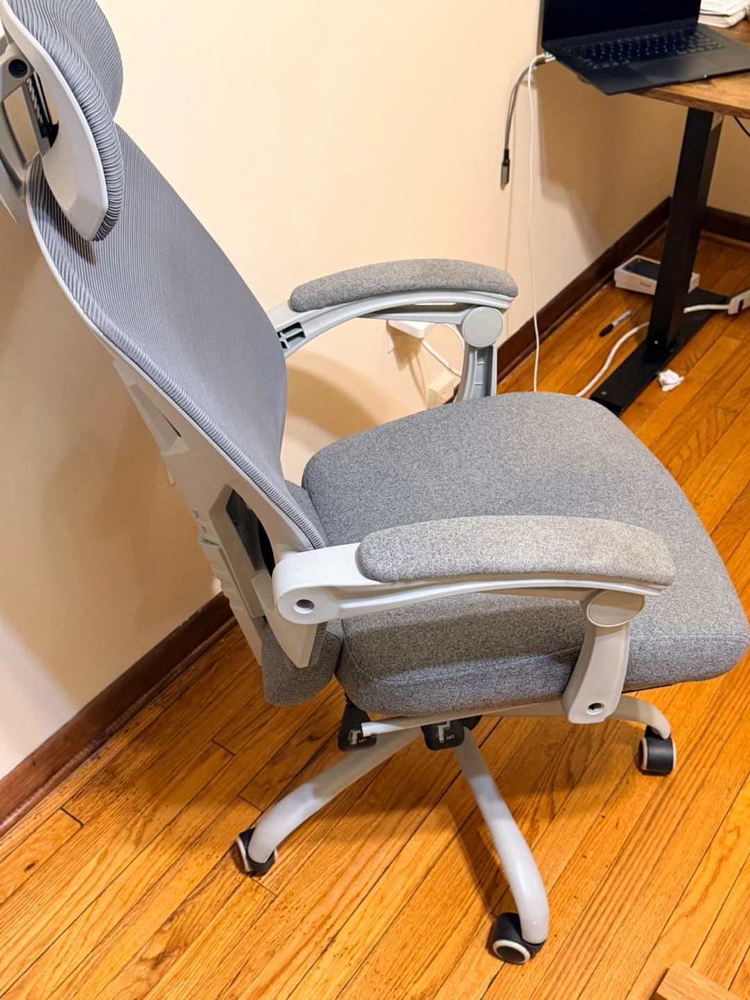 Ergonomic Office Chair with Headrest
