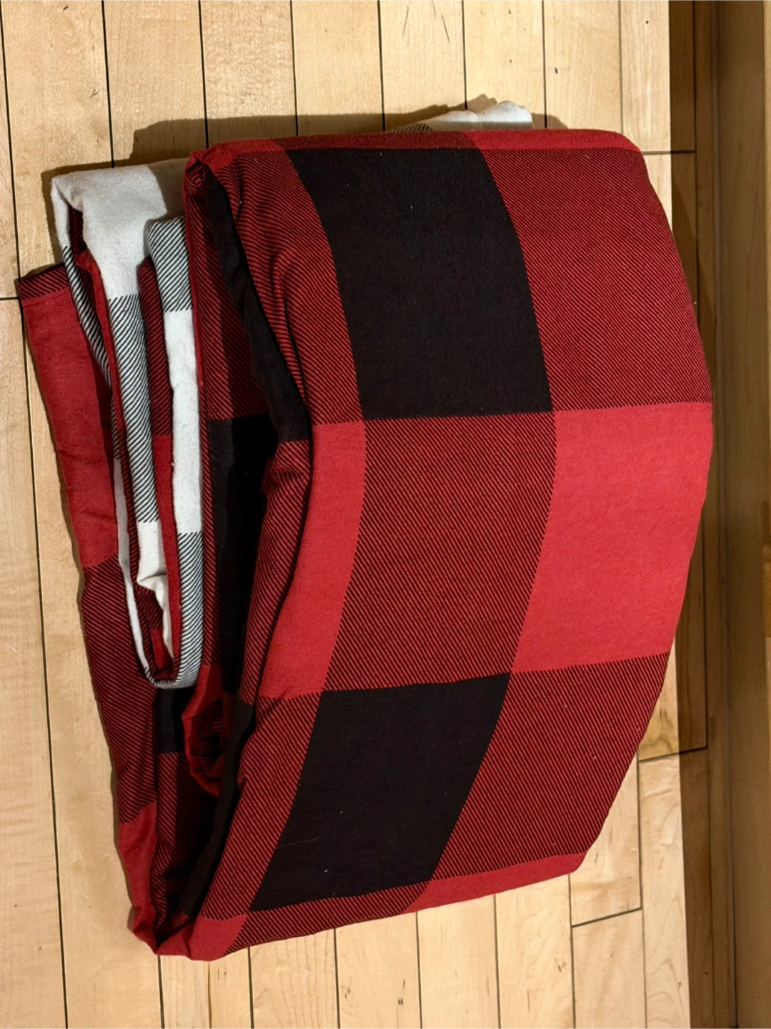 🧡 Buffalo Check Plaid queen flat sheet with pillows - photo 2